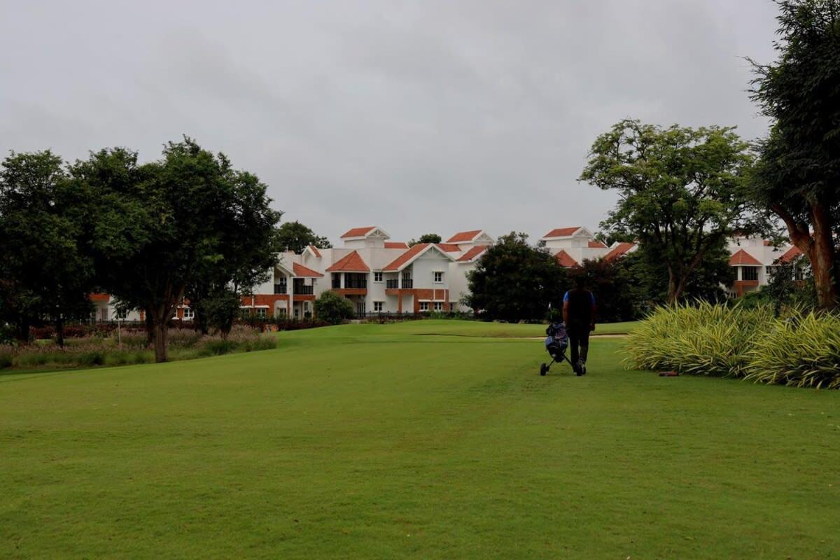 Welcome To Serenity-Luxury Villa At Prestige Augusta Golf Village بنغالور المظهر الخارجي الصورة